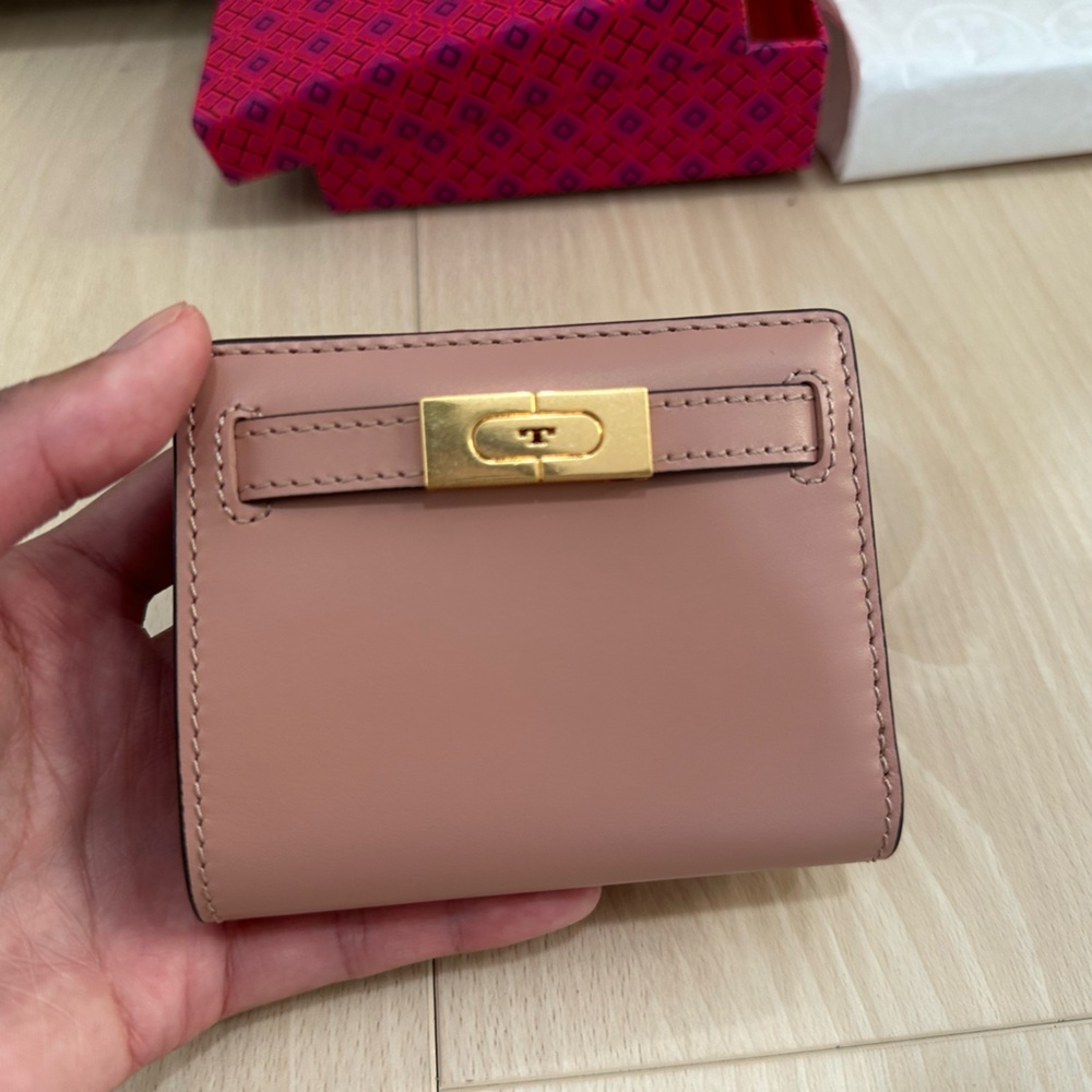 (NWT) Tory Burch Lee Radziwill Mini Wallet 73584 - Picture 6 of 9